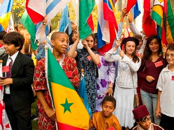 Liên hợp quốc bảo vệ quyền tiếp cận Internet và đi học của trẻ em ảnh 1