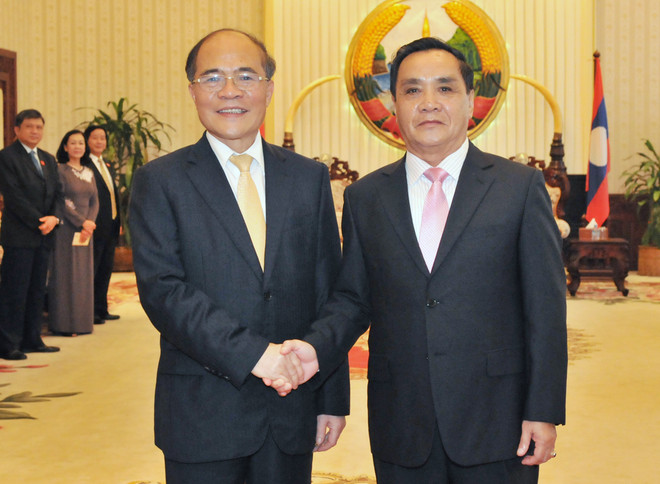 Chủ tịch Quốc hội Nguyễn Sinh Hùng hội kiến Thủ tướng Lào ảnh 1