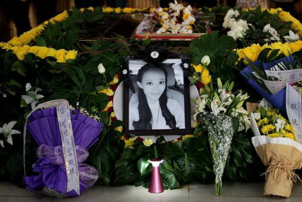 Nữ MC truyền hình Trung Quốc hy sinh để cứu mạng sống của con ảnh 1