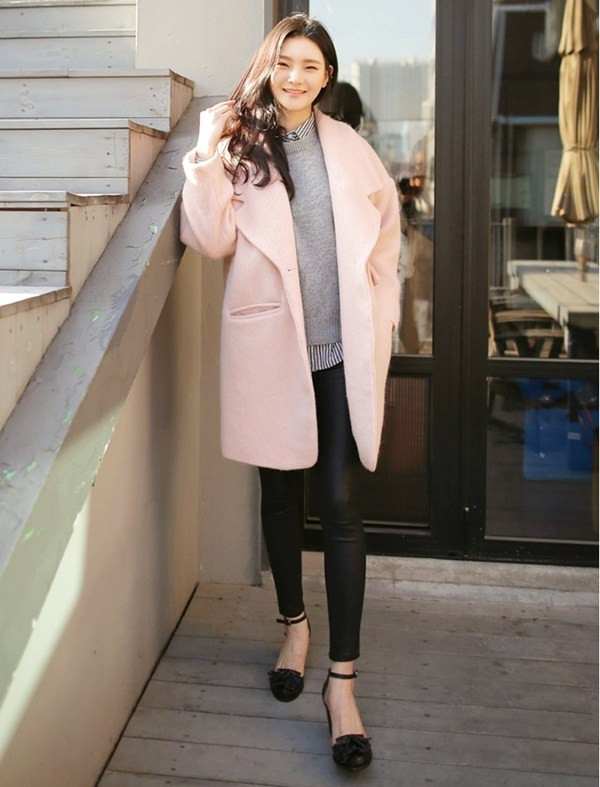 Áo khoác hồng "phủ sóng" từ sàn diễn thời trang tới mọi nẻo phố ảnh 14
