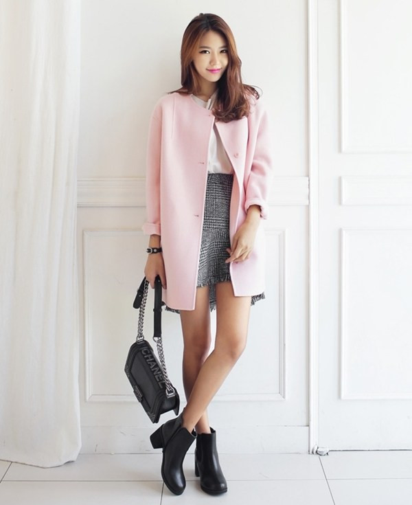 Áo khoác hồng "phủ sóng" từ sàn diễn thời trang tới mọi nẻo phố ảnh 18