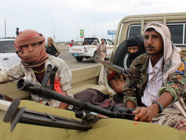 Lực lượng trung thành với Tổng thống Yemen đụng độ phe nổi dậy ảnh 1