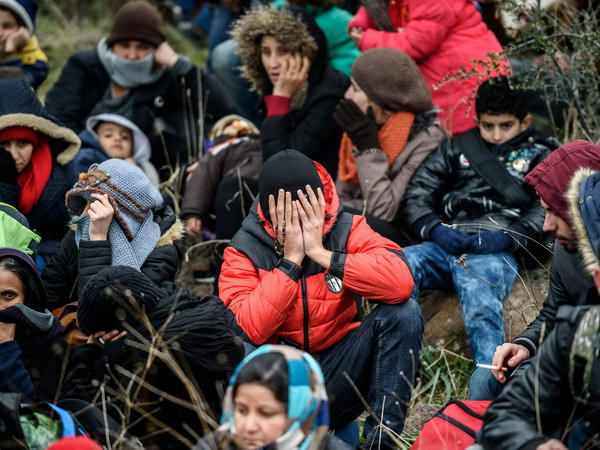 EU kêu gọi NATO tham gia vào giải quyết khủng hoảng di cư ảnh 1