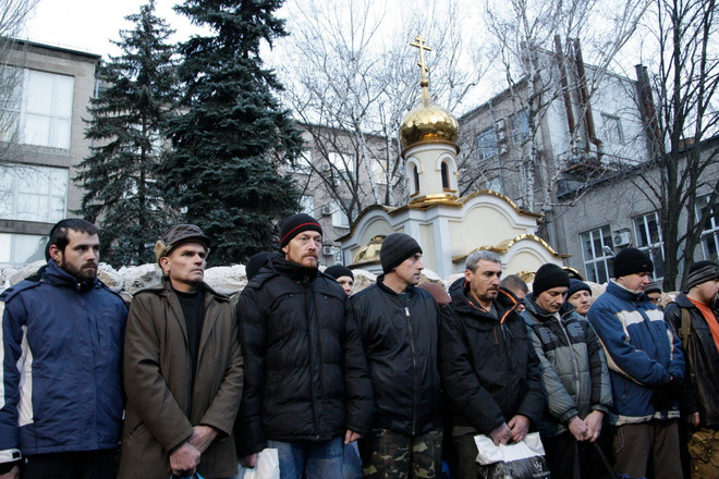 Ukraine: Lực lượng đòi độc lập trao đổi tù binh theo thỏa thuận ảnh 1
