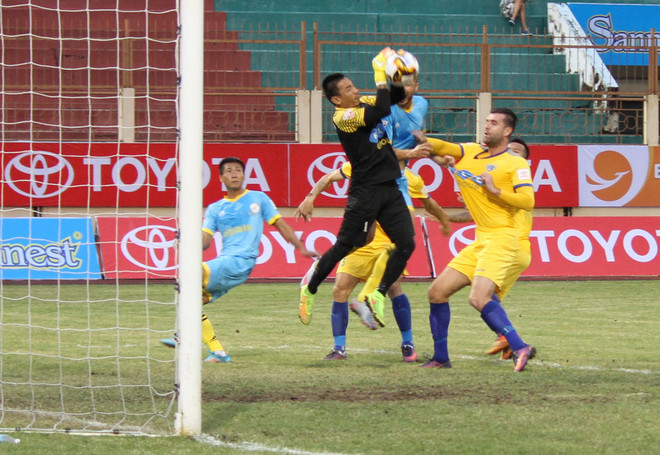 Sanna Khánh Hòa BVN thua ngậm ngùi trước đội khách FLC Thanh Hóa ảnh 1