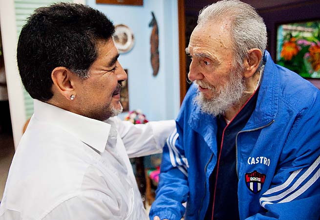 Lãnh tụ Cuba Fidel Castro gửi thư cho danh thủ Diego Maradona ảnh 1