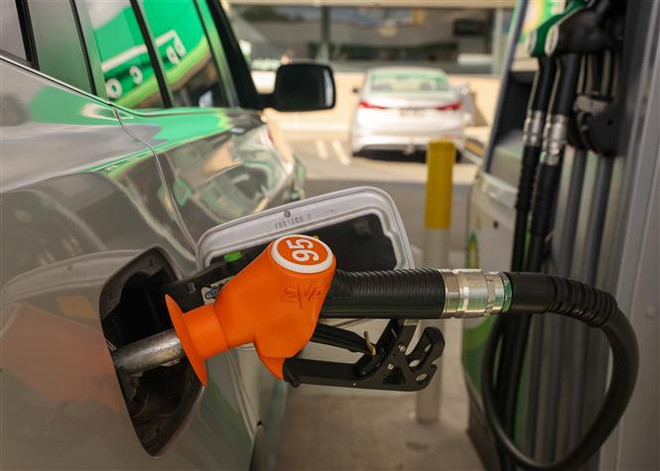 Giá dầu châu Á chấm dứt đà tăng trong phiên giao dịch chiều 16/5 ảnh 1