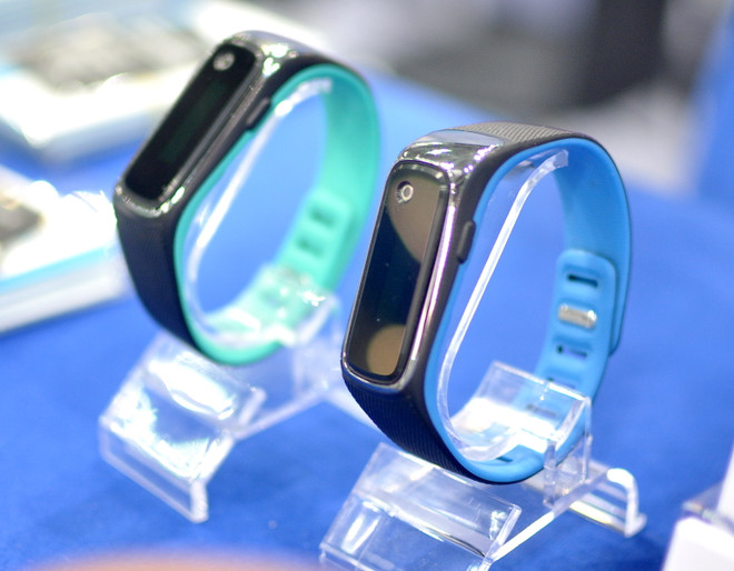 Ra mắt bộ phụ kiện điện thoại theo dõi sức khỏe đa năng tiện dụng ảnh 2