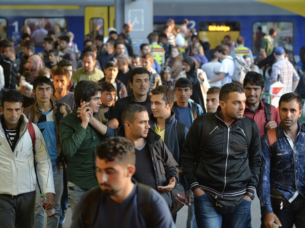 Mỹ lên kế hoạch đón nhận 10.000 người di cư Syria vào năm tới ảnh 1