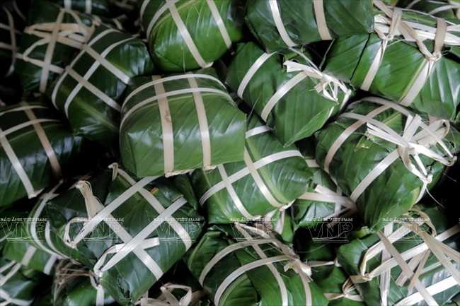 Tận hưởng vị Tết quanh năm ở làng gói bánh chưng Tranh Khúc ảnh 9