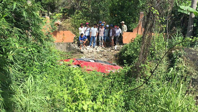 Đồng Nai: Ôtô mất lái lao xuống suối khiến 7 người thương vong ảnh 1