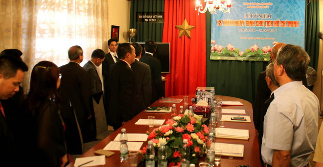 Tổ chức kỷ niệm lần thứ 127 ngày sinh Chủ tịch Hồ Chí Minh tại Séc ảnh 1