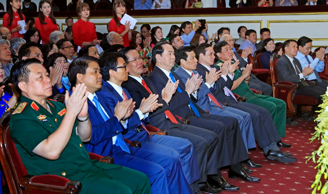 Trao tặng giải thưởng Hồ Chí Minh về văn học, nghệ thuật ảnh 2