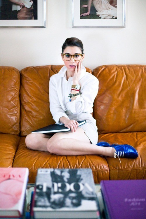 "Phá cách" khi kết hợp trang phục với giày ánh kim cá tính ảnh 1