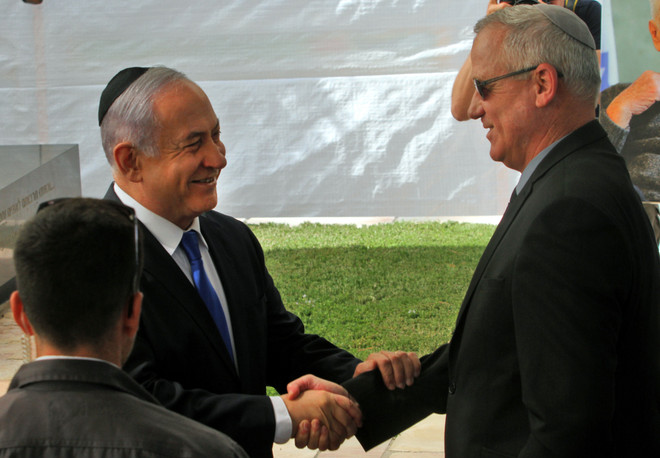 Thủ tướng Israel Benjamin Netanyahu (trái) và lãnh đạo đảng Xanh-Trắng Benny Gantz trong cuộc gặp tại Jerusalem ngày 19/9/2019. (Nguồn: AFP/TTXVN) Israel: Lãnh đạo đảng Xanh-Trắng sẵn sàng thành lập chính phủ thiểu số ảnh 1