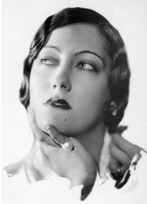 Bí quyết làm đẹp đơn giản mà quyến rũ của các mỹ nhân vintage ảnh 11