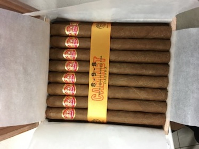 Bốn hành khách “ôm” gần 17.000 điếu cigar nhập cảnh vào Việt Nam ảnh 1