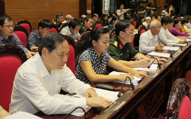 Quốc hội biểu quyết thông qua dự thảo Luật Đầu tư công ảnh 1