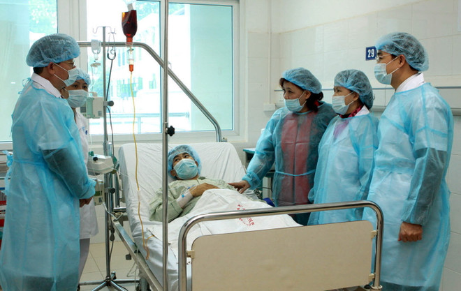 Bệnh viện Xanh Pôn lần đầu ghép thận không cùng huyết thống ảnh 1