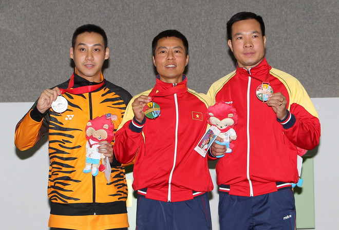 Xạ thủ Quốc Cường dành tặng huy chương vàng SEA Games cho vợ ảnh 1