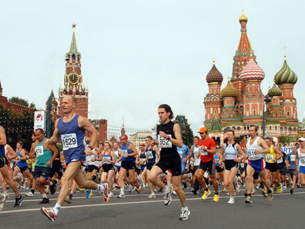 Gần 28.000 người dự cuộc chạy marathon truyền thống lớn nhất Moskva ảnh 1