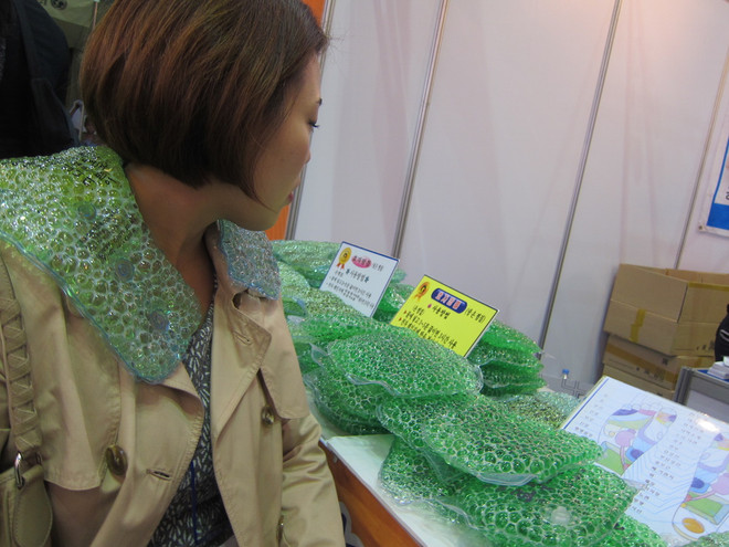 Những dụng cụ mátxa "làm mưa làm gió" tại K-Beauty 2014 ảnh 6