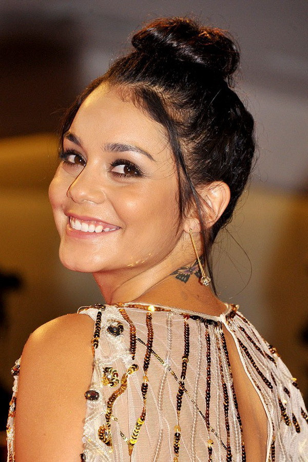 "Cơn sốt" tóc búi cao khiến hàng loạt sao thế giới mê mẩn ảnh 6