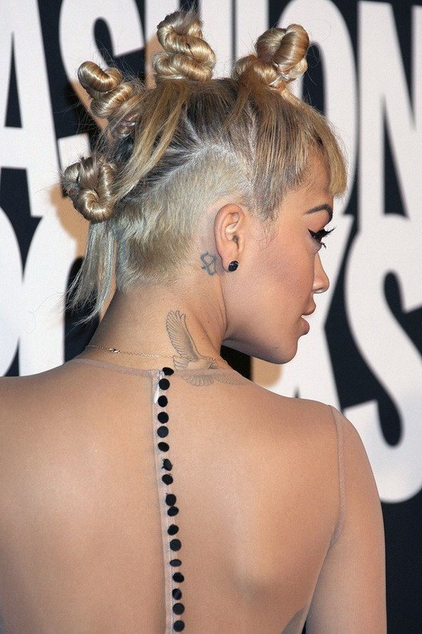 "Cơn sốt" tóc búi cao khiến hàng loạt sao thế giới mê mẩn ảnh 2