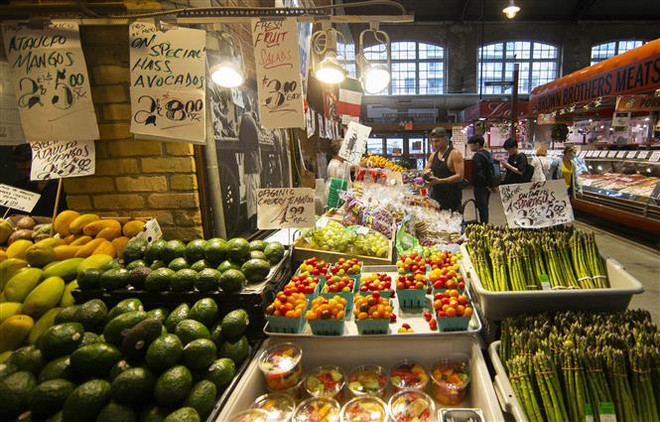 Lạm phát và lãi suất tăng cao - “cơn bão hoàn hảo” với kinh tế Canada ảnh 1
