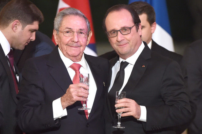 Tổng thống Pháp Hollande kêu gọi Mỹ chấm dứt trừng phạt Cuba ảnh 1