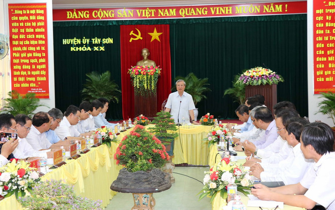 Thường trực Ban Bí thư Trần Quốc Vượng làm việc tại Bình Định ảnh 1