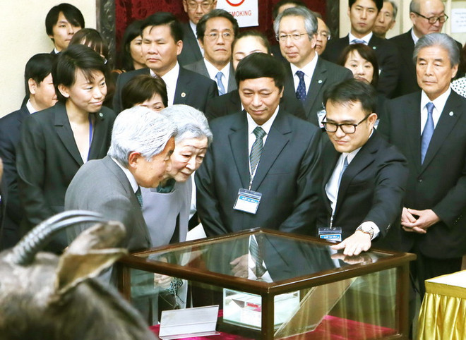 Nhà vua và Hoàng hậu Nhật Bản tham quan Bảo tàng Sinh học ảnh 1