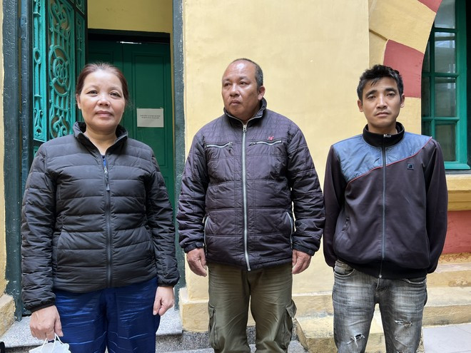 Bắt 3 đối tượng để điều tra hành vi bán tem-vé giả cước phí đường bộ ảnh 1