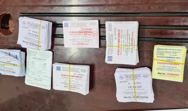 Bắt 3 đối tượng để điều tra hành vi bán tem-vé giả cước phí đường bộ ảnh 2