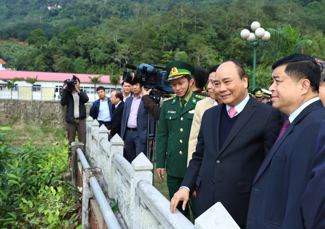 Thủ tướng Nguyễn Xuân Phúc: Hà Giang cần tái cơ cấu mạnh mẽ ảnh 2