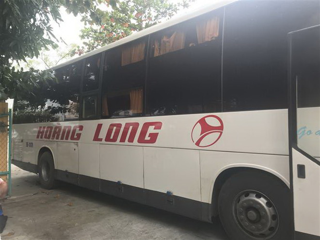 Quảng Nam: Phát hiện xe khách chở hơn 2.000 bao thuốc lá nhập lậu ảnh 1