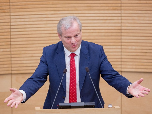 Phó Chủ tịch Quốc hội Litva từ chức "vì quan hệ với người Nga" ảnh 1