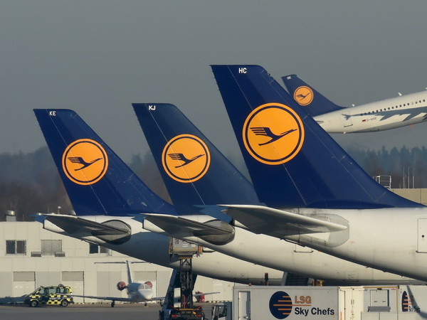 Hàng trăm chuyến bay bị hoãn tại Berlin do nhân viên đình công ảnh 1