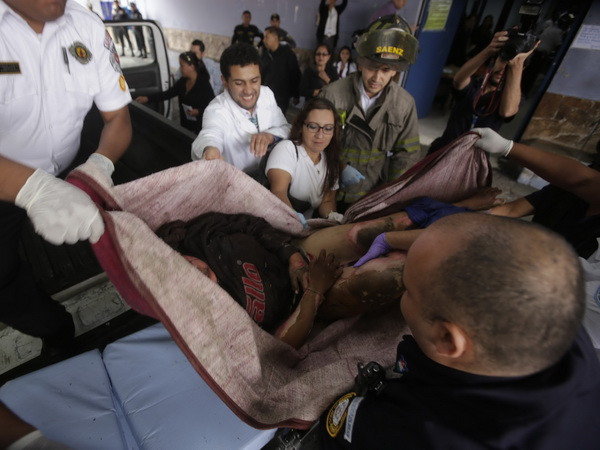 Tổng thống Guatemala thừa nhận trách nhiệm về vụ hỏa hoạn ở trại trẻ ảnh 1