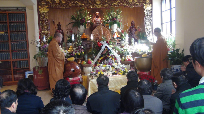 Người Việt tại Pháp tổ chức cầu siêu các liệt sỹ đảo Gạc Ma ảnh 1