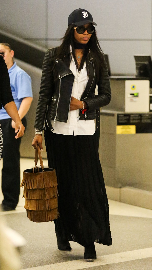 Chiếc túi xách hình cái xô chinh phục những quý cô thời thượng ảnh 9