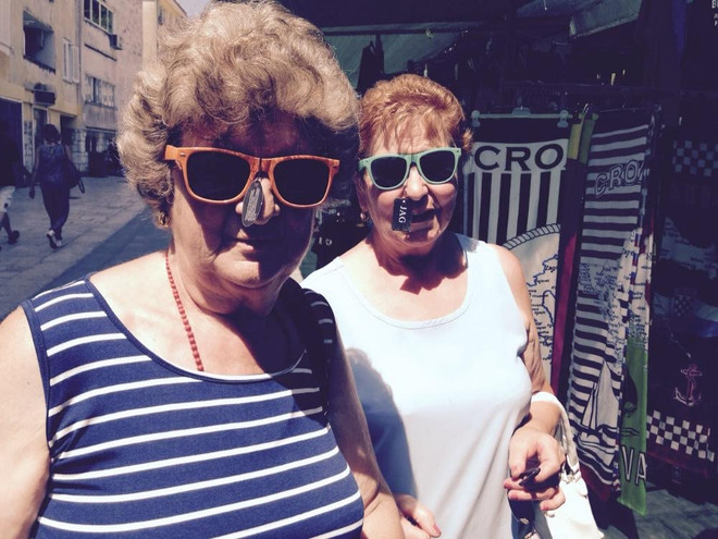 Gây quỹ giúp các cụ bà được đi tắm biển lần đầu tiên trong đời ảnh 1