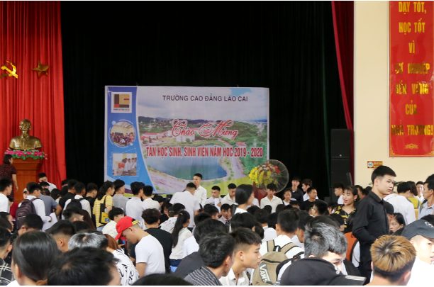 Gần 1.000 học sinh nhập học tại Trường cao đẳng Lào Cai ảnh 1