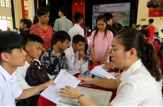 Gần 1.000 học sinh nhập học tại Trường cao đẳng Lào Cai ảnh 2