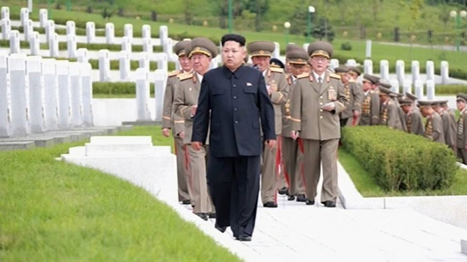 [Photo] Lãnh đạo Triều Tiên tưởng niệm các liệt sỹ Trung Quốc ảnh 1