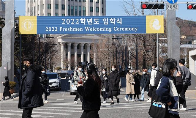 Châu Á vượt 100 triệu ca mắc COVID-19, đối diện làn sóng lây nhiễm mới ảnh 1