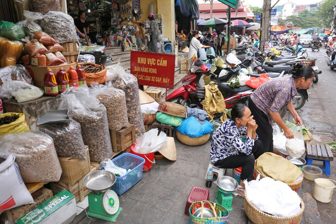 Ngành thuế nói gì về việc xe ôm, quán cóc... vào 'tầm ngắm'? ảnh 1