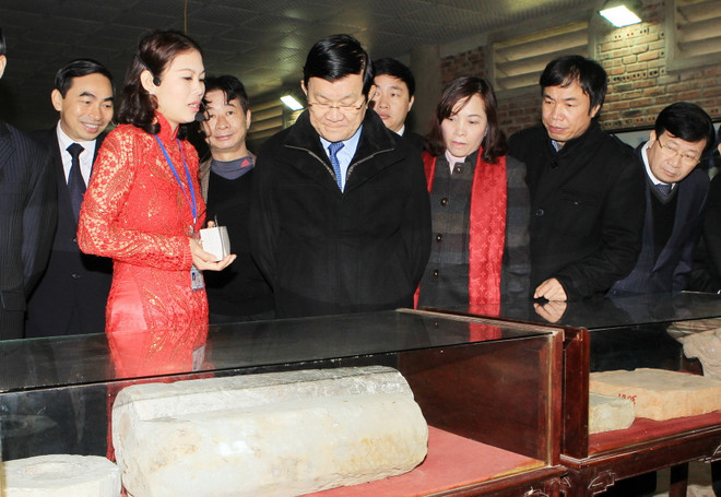 Chủ tịch nước kiểm tra việc bảo tồn Khu di tích Cố đô Hoa Lư ảnh 2