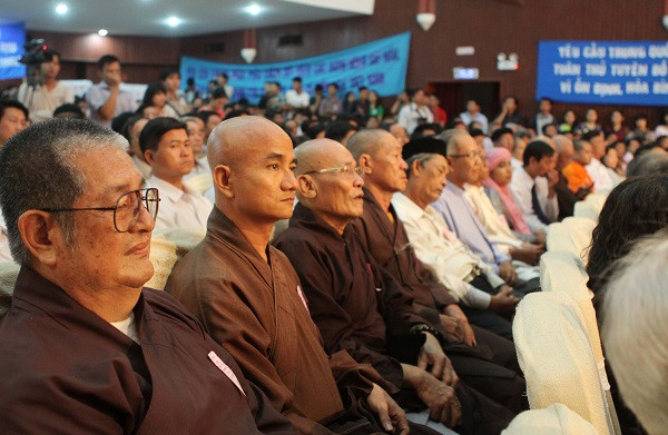 Mittinh phản đối Trung Quốc đặt giàn khoan HD-981 trái phép ảnh 5