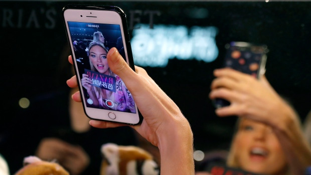 Điện thoại màn hình lớn sẽ giúp thị trường smartphone ổn định ảnh 1